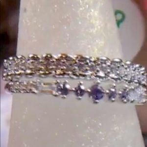 Got the Amethyst band in rhodium size 8 and rose gold size 9